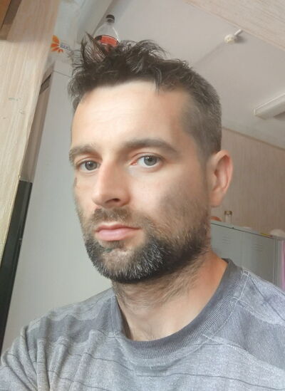  ,   Nik, 39 ,   ,   