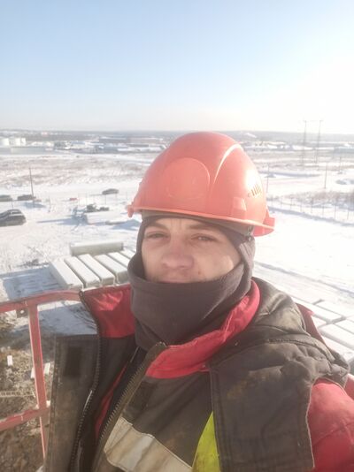  ,   Viktor, 29 ,   ,   