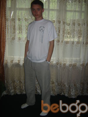  ,   Artjom, 32 ,     , c 