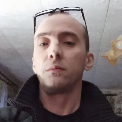  ,   Viktor, 49 ,   ,   