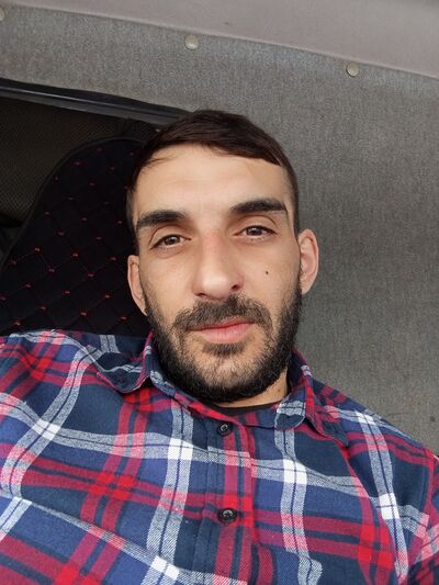  ,   Ayk, 34 ,   ,   