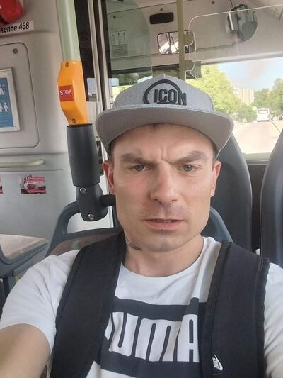  ,   Viktors, 32 ,   ,   