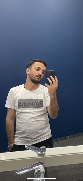  ,   Kakha, 32 ,     , c 