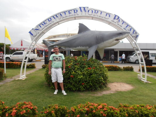  ,   Ruslan, 49 ,   ,   , c 