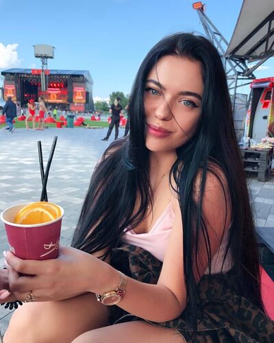  ,   Milana, 25 ,   ,   , c 