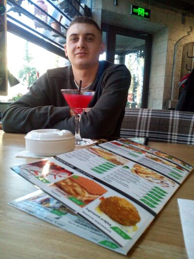 ,   Vova, 32 ,   