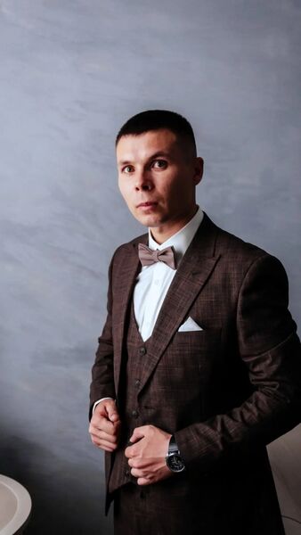  ,   Artem, 34 ,   ,   