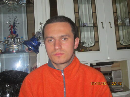  ,   Andriy, 39 ,   