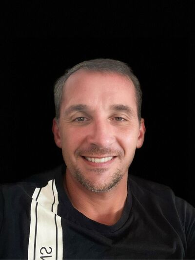  Azor,   Roman, 51 ,   ,   