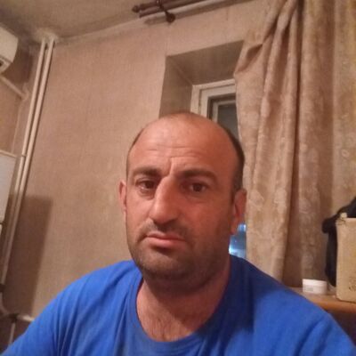  ,   Gagik, 36 ,   ,   