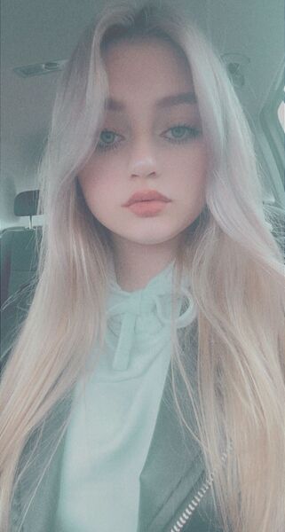  ,   Daria, 20 ,  
