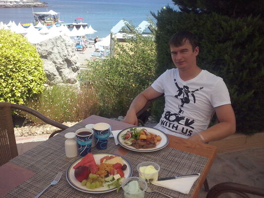  ,   Nik, 36 ,   