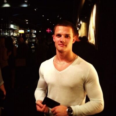  ,   Leon, 29 ,   