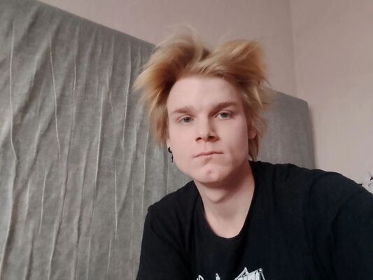  ,   Hikki, 21 ,     , c 
