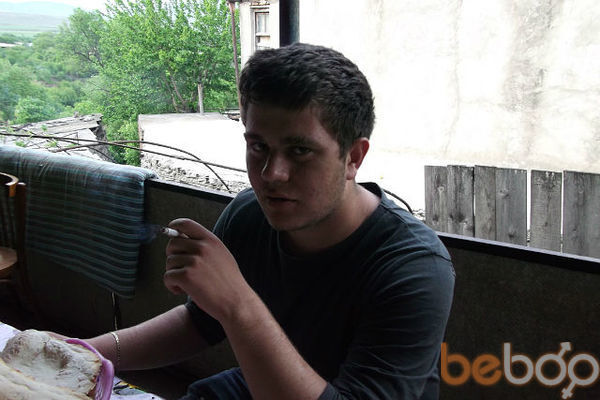  3324953  Irakli, 32 ,    