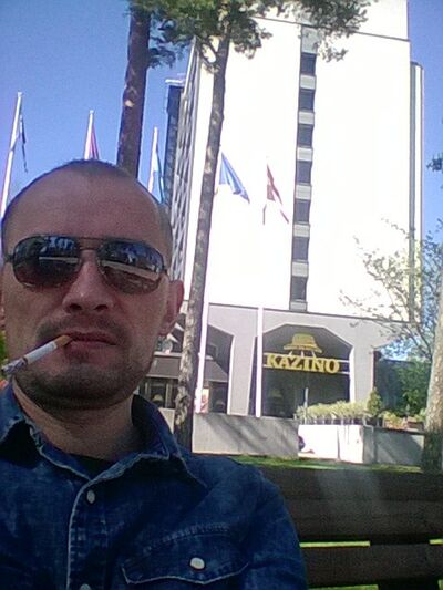 ,   Viktors, 47 ,   