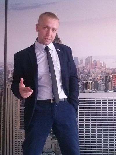  ,   Denis, 39 ,  