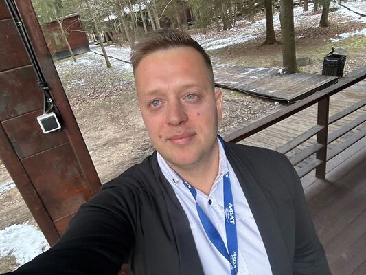  ,   Artem, 39 ,   ,   
