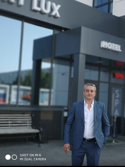  ,   Kamran, 42 ,   ,   