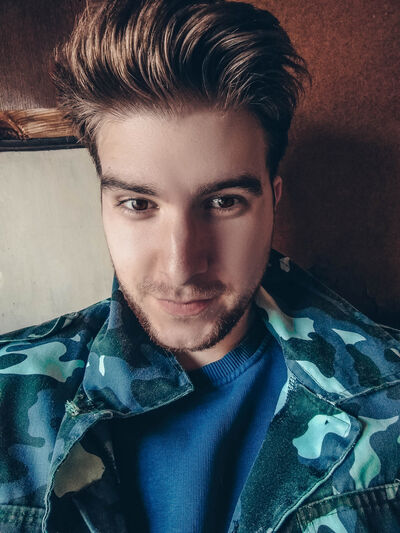  ,   Alex, 28 ,   