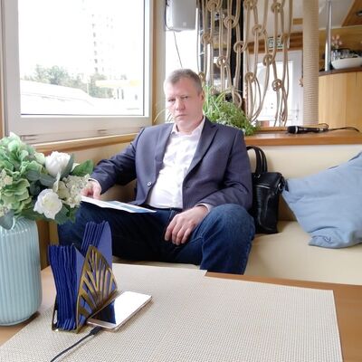 ,   Edvard, 55 ,   