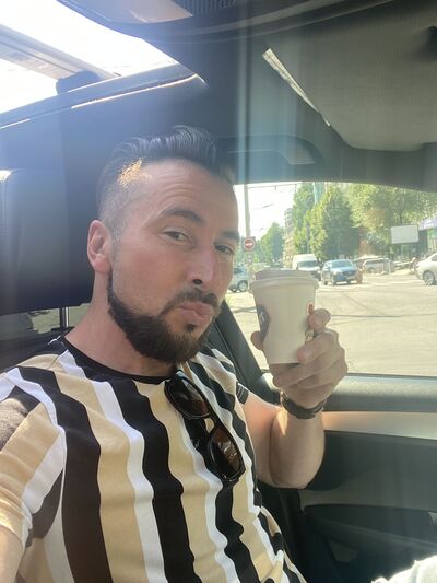  ,   Alex G, 40 ,   ,   , c 