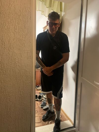  ,   Aleksandr, 32 ,   ,   