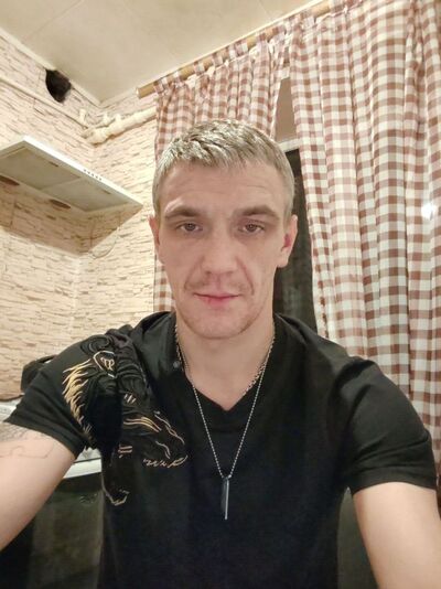  --,   Denis, 32 ,   ,   , c , 