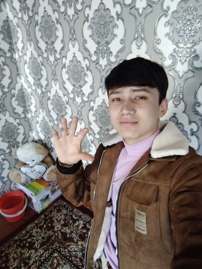  -,   Oybek, 22 ,   ,   
