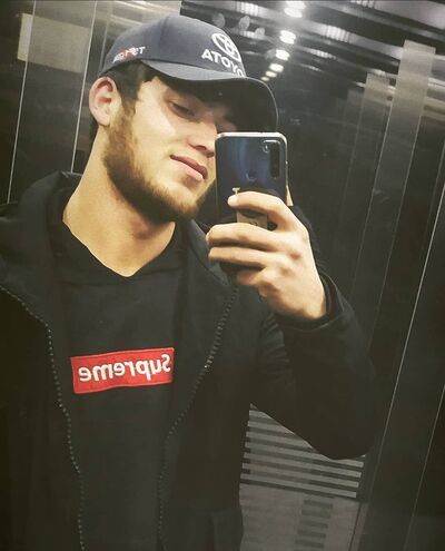  ,   Artur, 26 ,   ,   