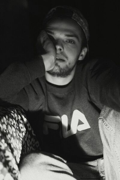 ,   Pavlo, 32 ,   ,   , c 