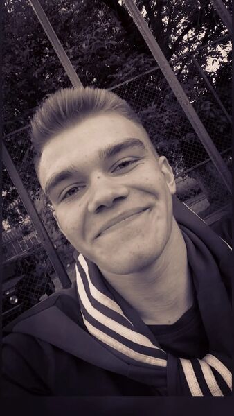  ,   Sasha, 21 ,   ,   