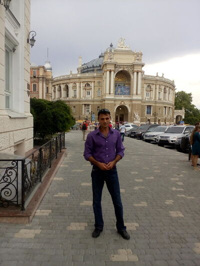  ,   Tarik, 48 ,  