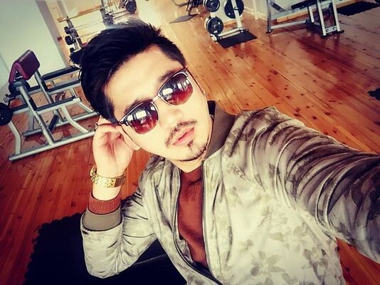  ,   Akmalsinger, 35 ,   ,   , c 