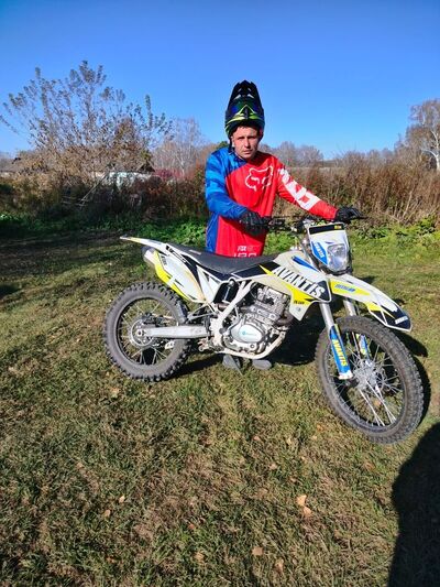  ,   Denis, 38 ,     , c 