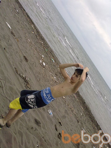  ,   Nik latz, 32 ,   ,   , c 