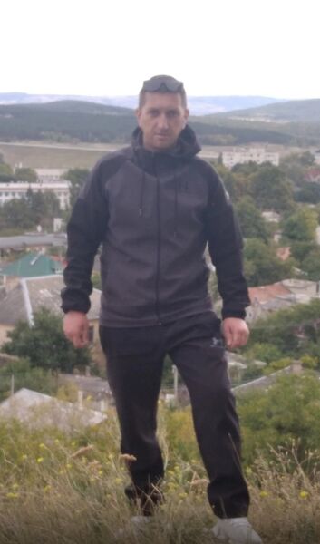  ,   Emil, 37 ,   ,   