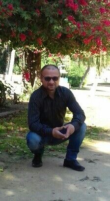  ,   Kostas, 52 ,   ,   , c 