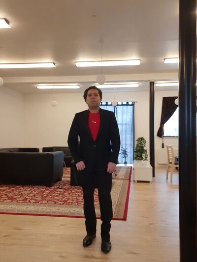  ,   Anton, 48 ,   ,   