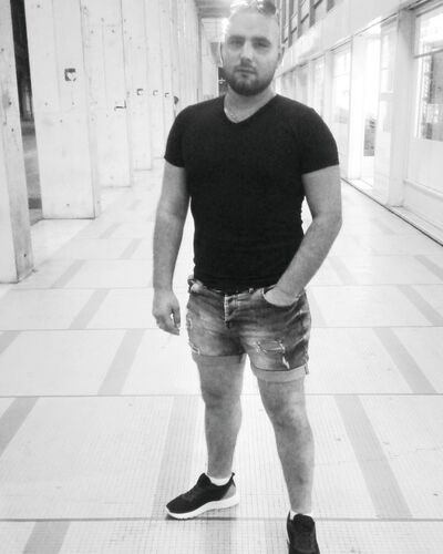  ,   Baron, 33 ,   