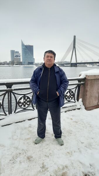  ,   Shuxrat, 52 ,   ,   , c , 