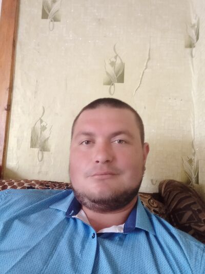  ,   Maksim, 32 ,   ,   