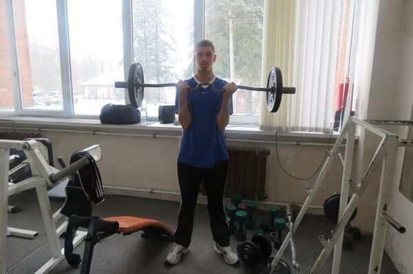  ,   Andrej, 32 ,     , c 