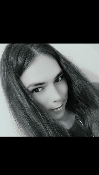  ,   Viktoria, 28 ,   c 