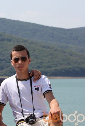  ,   George, 33 ,  