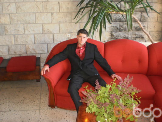  ,   Artur, 43 ,   