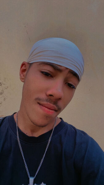  ,   Khalid, 20 ,   ,   