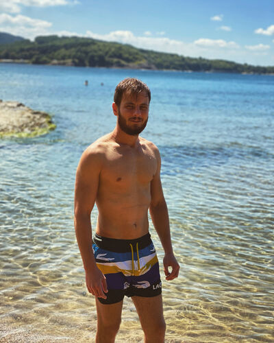  ,   Samet, 32 ,   ,   