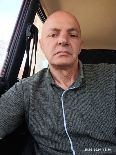  ,   Kamil, 57 ,   ,   