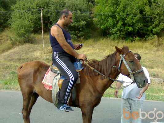  ,   Artur, 46 ,  